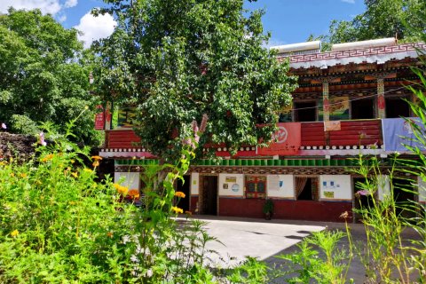 丹巴嘉绒梨园民宿酒店