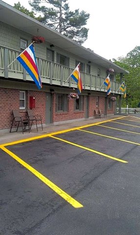 社区苑汽车旅馆(Community Court Motel)
