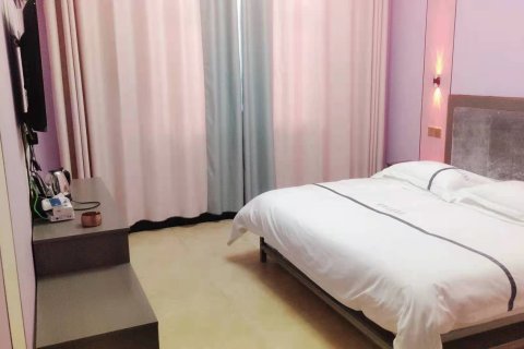 新干敬明主题酒店