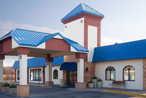 伊根诺伍德套房酒店(Norwood Inn & Suites Eagan)