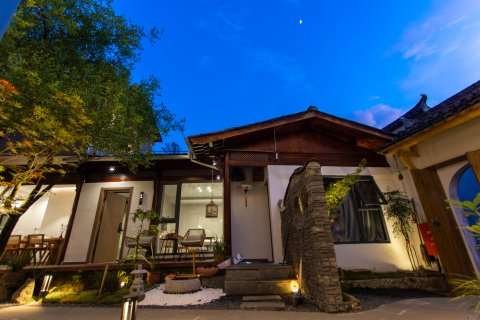 宏村后巷如约民宿