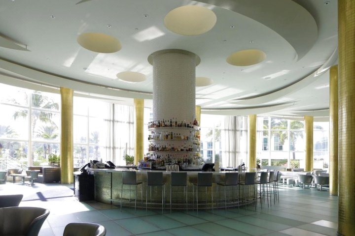 枫丹白露迈阿密海滩私人华丽套房公寓酒店(Fontainebleau Miami Beach Private Luxury Suites)