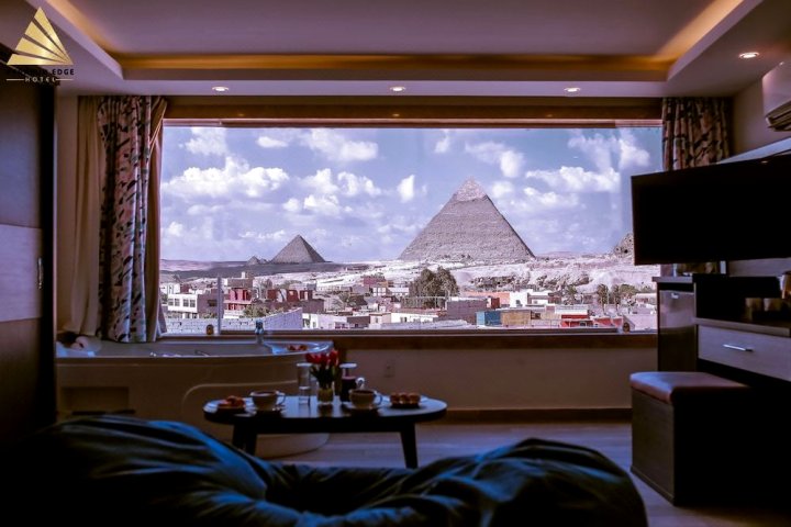 金字塔边缘酒店(pyramid edge hotel)