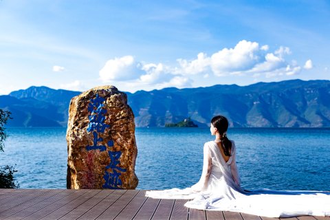 泸沽湖在路上·足迹民宿