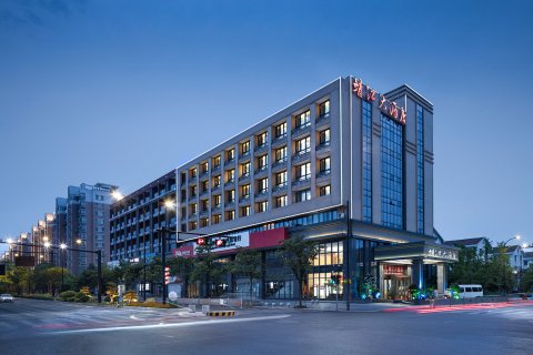 靖江大酒店(杭州萧山机场永盛路地铁站店)
