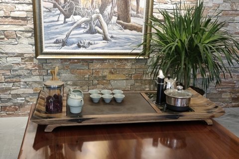 布尔津百顺假日酒店(喀纳斯塔桥中俄老码头风情街景区店)