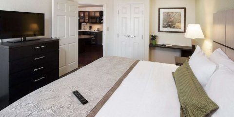 芝加哥/内伯威尔市索纳斯塔简单套房酒店(Sonesta Simply Suites Chicago Naperville)