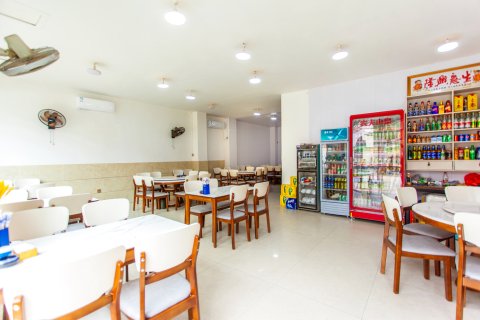 巴塘金弦神音假日酒店