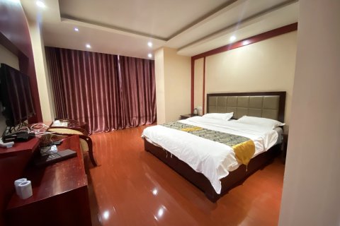 炉霍岗底斯酒店