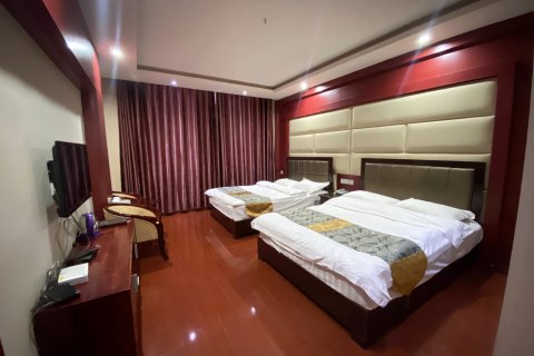 炉霍岗底斯酒店