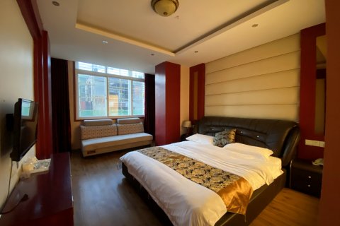 炉霍岗底斯酒店