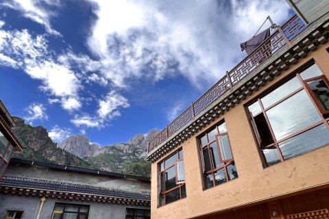 迭部扎尕那黑牦牛民宿