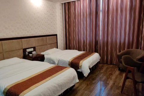 荥经鑫泰商务酒店