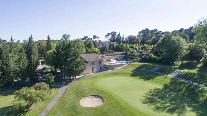 奥皮约瓦尔邦豪华高尔夫别墅酒店(Villa de Luxe Golf Opio Valbonne)