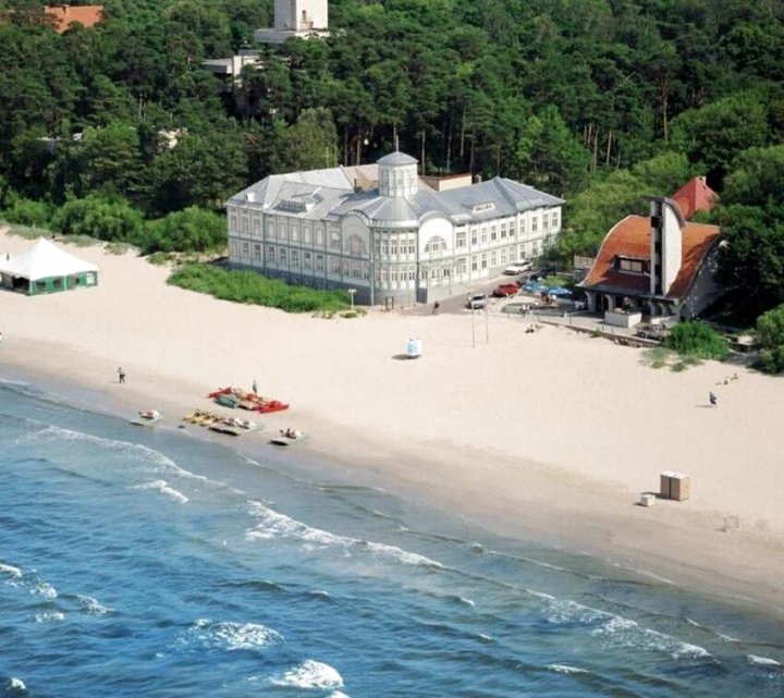 Jurmala Beachfront Art Gallery Mansard Suite in Historic Bath-House(Jurmala Beachfront Mansard One Bedroom Apartment)