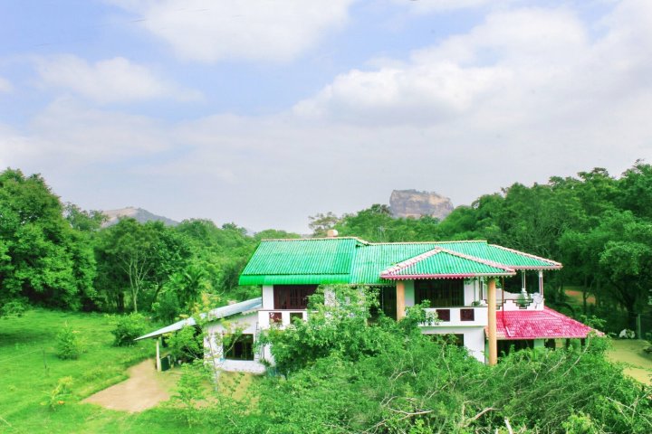 辛哈吉利民宿(Sinhagiri Villa)