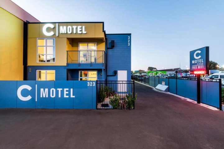 C汽车旅馆(C-Motel)