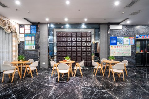 明月湖酒店(平果人民医院店)