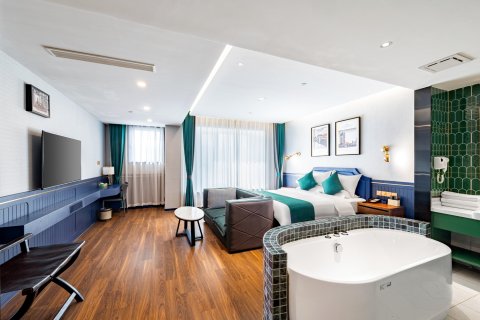 艾丽思酒店(威海高铁站万达广场店)