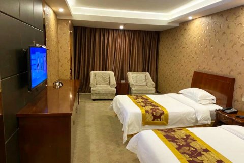 秦煌酒店(西安兵马俑东三叉地铁站店)