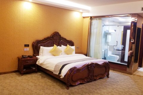 秦煌酒店(西安兵马俑东三叉地铁站店)