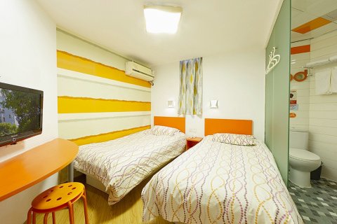 布丁酒店(宁波天一广场江厦桥东地铁站店)