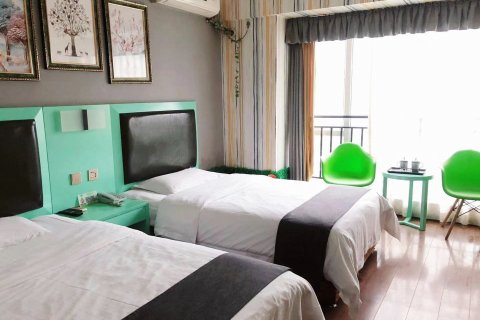 攀西印象酒店(成都武侯大道地铁站店)