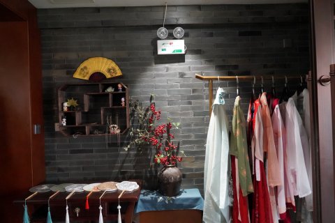 沁园酒店(西安大雁塔大唐不夜城店)