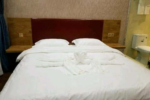 新绿园宾馆(宝丰县中心汽车站店)