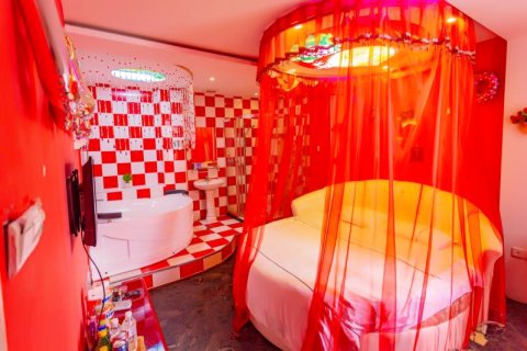 前郭艾尚星期八主题宾馆