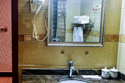 蒂格酒店(普定凯旋城店)