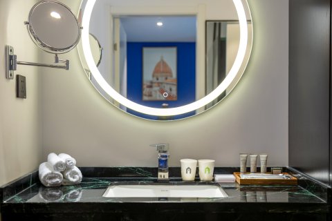 康铂酒店(武汉黄鹤楼武昌火车站店)