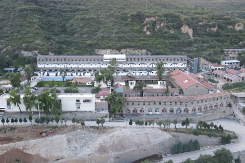 平顺半山窑洞度假庄园