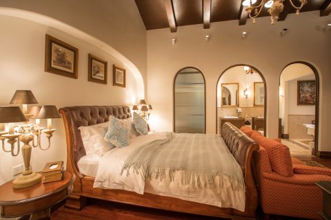 大理和柒海景酒店