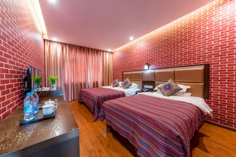 鑫源大酒店(昆明长水机场店)