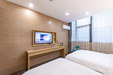 6+1精选酒店(郎溪中港东路店)