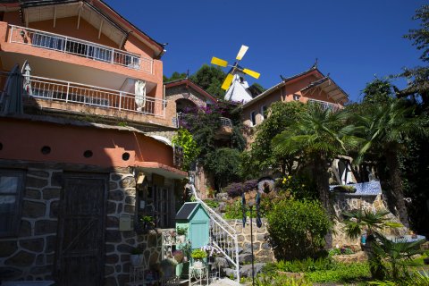 丽江逸人水岸城堡客栈