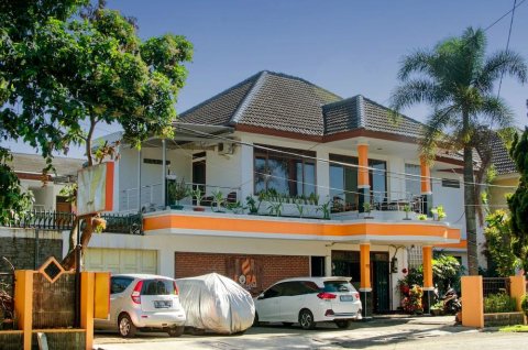 弗拉塔曼林卡旅馆(Fora Guest House Taman Lingkar)