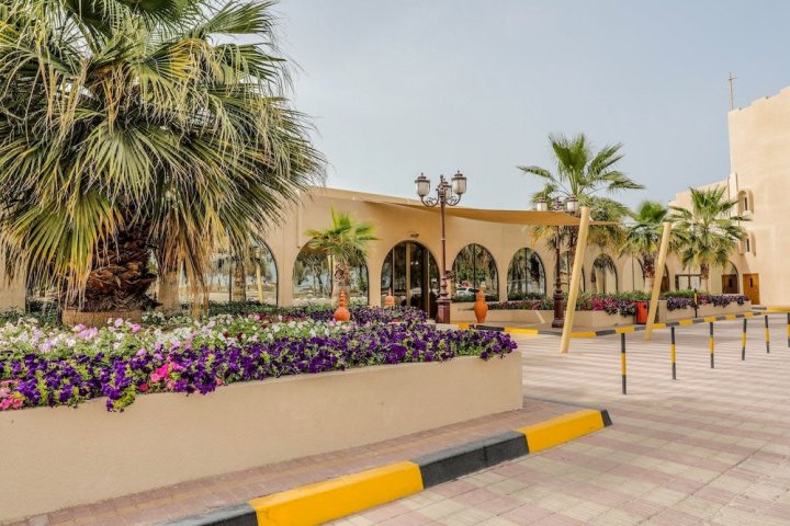 达芙拉海滩酒店(Dhafra Beach Hotel)