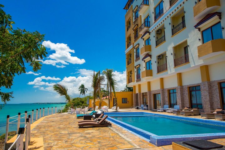 金色郁金香桑给巴尔度假酒店(Golden Tulip Zanzibar Resort)