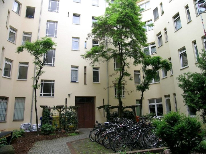 柏林蒂尔加滕公寓(Ferienwohnung Berlin Tiergarten)