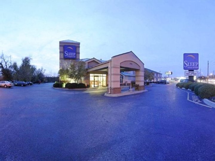 路易斯威尔机场和世博会舒眠酒店(Sleep Inn Louisville Airport & Expo)