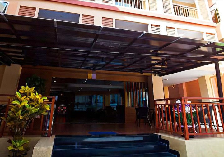 芭堤雅艾瑞斯酒店(Iris Residence Pattaya)