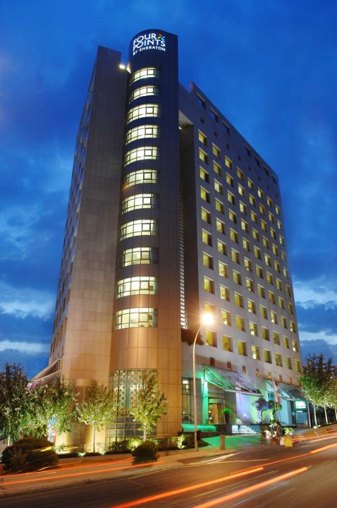 凡尔登福朋喜来登酒店(Four Points By Sheraton Le Verdun)