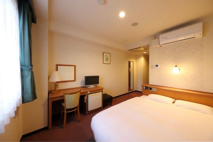 高冈站前微笑酒店(Smile Hotel Takaoka Ekimae)