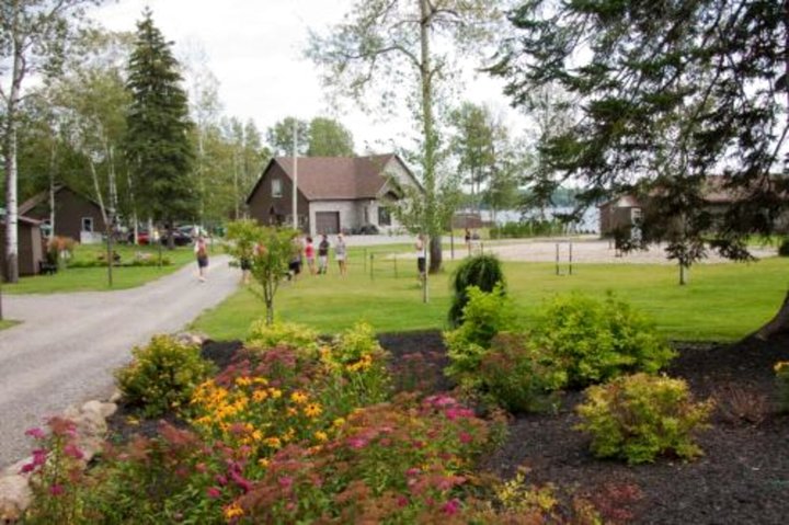 Chalets Au Bord du Lac