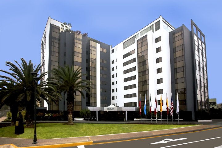 波斯克广场丽笙酒店(Radisson Hotel Plaza del Bosque)