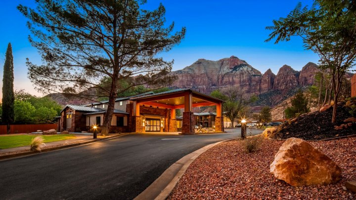 贝斯特韦斯特优质锡安峡谷套房酒店(Best Western Plus Zion Canyon Inn & Suites)