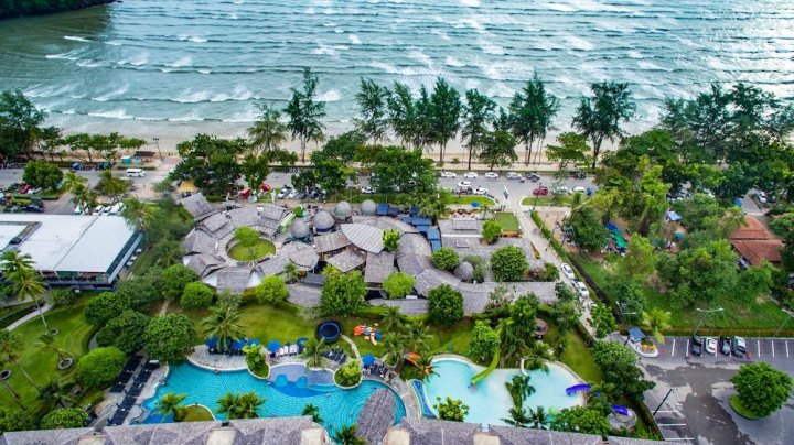甲米奥南海滩假日度假村(Holiday Ao Nang Beach Resort, Krabi)