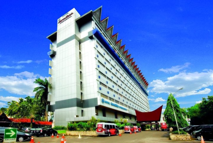 多巴湖国际酒店(Danau Toba Hotel International)